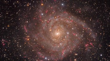 The Hidden Galaxy karya fotografer Tom O’Donoghue, Olly Penrice asal Irlandia. Lalu ada juga hadiah untuk fotografi junior dengan titel Young Astronomi Photographer dengan mendapatkan hadiah uang tunai 1500 Poundsterling atau sekitar Rp 28 juta. (Foto: National Maritime Museum)