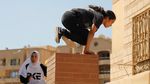 Wow, Wanita-wanita di Mesir Juga Bisa Parkour Lho