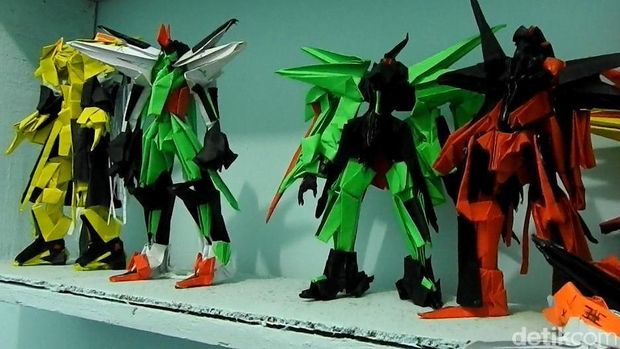 Hebat Kakak Adik Penderita Lumpuh Bikin Origami Robot Sekeren Ini