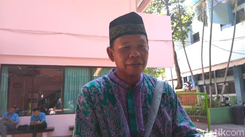 Beruntungnya si Pegawai Cleaning Service yang Berhaji Karena Undian Beruntungnya si Pegawai Cleaning Service yang Berhaji Karena Undian