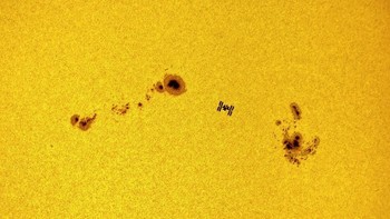 ISS (International Space Station) sunspots karya fotografer Dani Caxete asal Spanyol. (Foto: National Maritime Museum)
