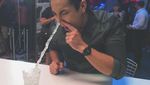 Gaya Makan Keren Yoshi Sudarso, Aktor Power Rangers Hollywood dari Indonesia
