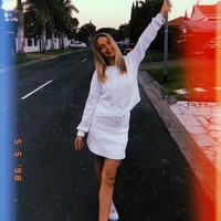 Ketika kecil, aku tidak pernah tertarik dengan perawat. Bahkan aku tidak tahu ingin menjadi apa. Aku tidak pernah suka sekolah atau pelajaran. Aku berhenti sekolah ketika berusia 17 tahun dan tidak menengok lagi, ungkapnya kepada Daily Mail. Foto: Instagram @brooklynkellyy