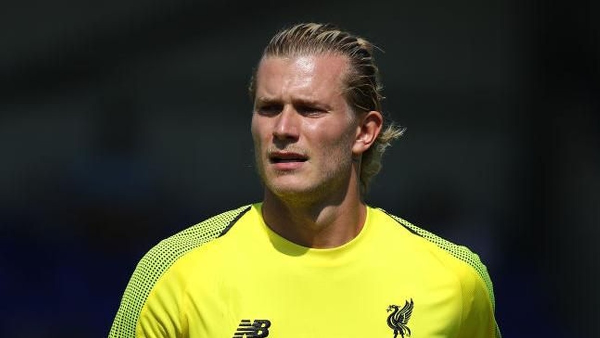Loris Karius bikin blunder saat Liverpool melawan Borussia Dortmund. (Foto: Lynne Cameron/Getty Images)