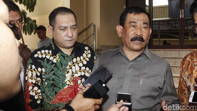 Eks Danjen Kopassus Sambangi Mabes Polri