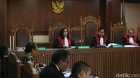 Atas novum itu, Jero meminta majelis hakim mengabulkan permohonan PK dan memutuskan tidak bersalah terhadap jeratan hukum. Sebelumnya, Jero dihukum pidana penjara selama 4 tahun di pengadilan tingkat pertama. Hukuman itu sempat dibanding tetapi putusannya tetap hingga akhirnya diajukan kasasi. Mahkamah Agung (MA) kemudian memperberat hukuman Jero menjadi 8 tahun penjara.