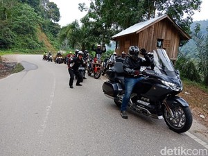 Bikin Iri, Naik Moge Keliling Andalas