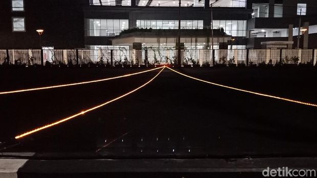 Selain hijau, lampu yang dipasang berwarna kuning, merah, dan biru