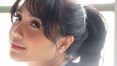 Daebak! Nagita Slavina Lucu Banget Berponi Tipis