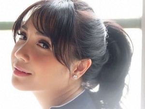 Gaya Nagita Slavina Pakai Jepit Rambut Rp 2 Jutaan Seperti Kim Kardashian