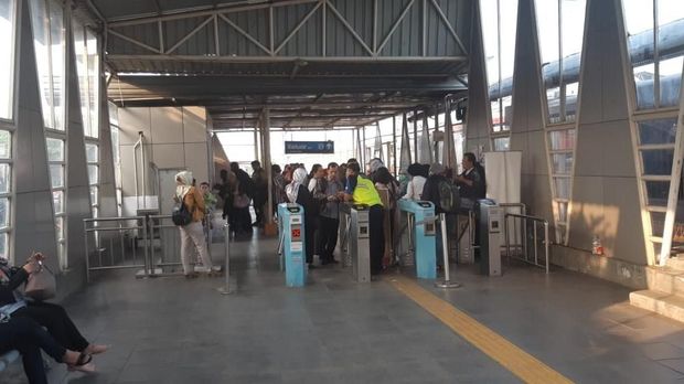 Suasana di Stasiun Bojonggede.