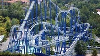 Taman bermain Gardaland adalah taman bermain paling populer di Italia. Gardaland beroperasi sejak 1975 dengan luas 26 hektar. Ini adalah taman rekreasi terbaik di Italia dan ranking 5 dunia dengan hampir 3 juga pengunjung per tahun. Gardaland dibagi dalam berapa zona yaitu Castello Merlino, Piazza, Aladino, Pirati, Energy, Rio Bravo, Fantasy Kingdom dan Kids Country. Total ada 33 wahana termasuk 6 roller coaster yang seru. Istimewa/Pinterest.