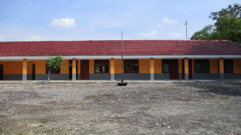 61 Sekolah di Indonesia Dapat Bantuan Renovasi Gedung 