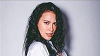 Di umurnya semakin matang, body goals Sophia Latjuba selalu bikin terkesima. Foto: Dok. Instagram/sophia_latjuba88
