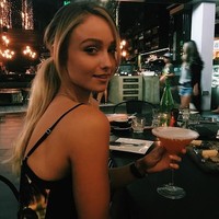 Menjadi model sekaligus mahasiswa keperawatan tentu bukan hal yang mudah. Ia pun menemukan banyak tantangan. Foto: Instagram @brooklynkellyy