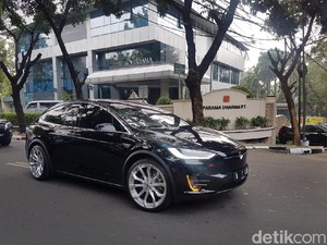 Tesla Bamsoet Cuma Habis Biaya Cas Rp 15 Ribu Per Bulan, Masuk Akal Nggak?