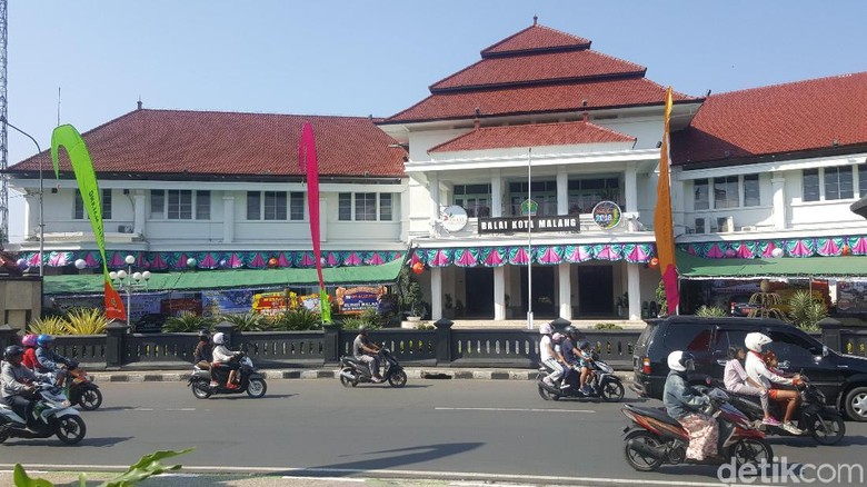 Wali Kota Malang Laporkan Penggunaan APBD 2017, Silpa Rp 400 Miliar Wali Kota Malang Laporkan Penggunaan APBD 2017, Silpa Rp 400 Miliar