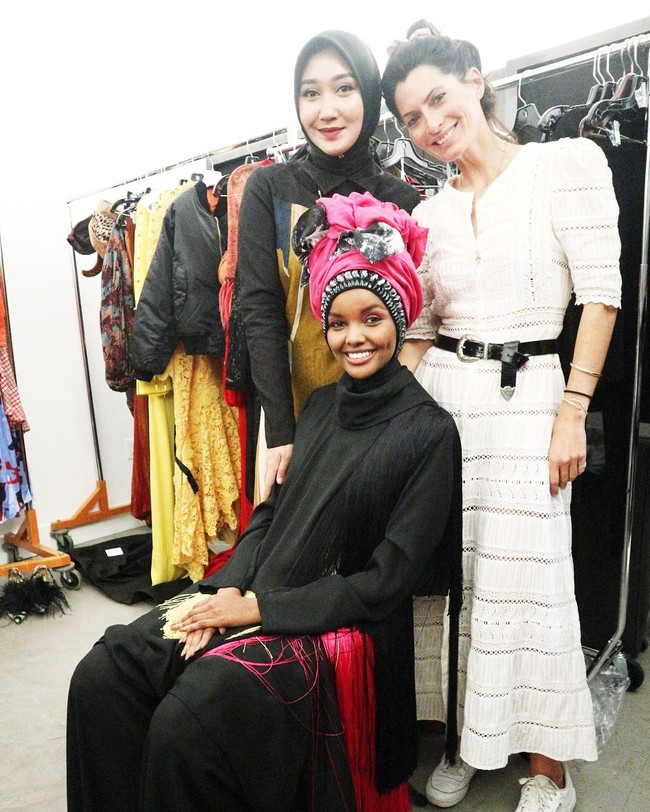 Desainer populer Indonesia Dian Pelangi akan kembali memamerkan karyanya di mata dunia. Ia akan mengikuti sebuah acara fashion exhibiton yang digelar September nanti di San Fransisco. Foto: Dok. Instagram/DianPelangi