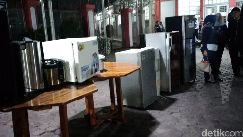 Uang hingga Kulkas Menyelinap di Sel Napi Lapas Sukamiskin Uang hingga Kulkas Menyelinap di Sel Napi Lapas Sukamiskin