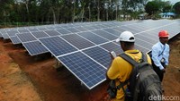 Pembangkit Listrik Tenaga Surya (PLTS) ini terletak Desa Enem, Distrik Obaa, Kabupaten Mappi, Provinsi Papua.