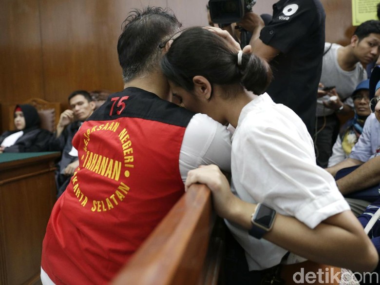 Tio Pakusadewo Divonis Rehabilitasi, Sang Anak Tak Bisa 