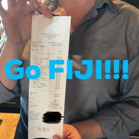 Wow! Pelayan Restoran Ini Dapat Tip dari Orang Misterius Rp 29 Juta 