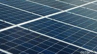 Pembangkit Listrik Tenaga Surya (PLTS) ini berkapasitas 100 kwp.