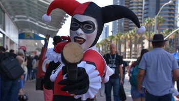 Hati-hati ditembak si cantik Harley Quinn. Foto: CNET