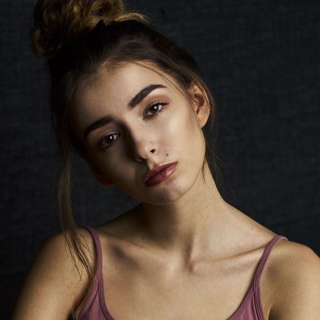 Jazz juga menambahkan bahwa ia mendapat banyak perhatian di Tinder. Bahkan dirinya cocok dengan Conor Maynard dan musisi terkenal lainnya, YouTuber hingga aktor. Foto: Instagram