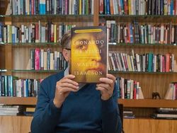 Membandingkan Kehidupan Dua Manusia Terkaya Sejagat