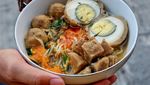 Mantap! Bakso Telur Berkuah Gurih Pedas Buat Makan Siang