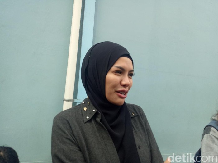 Nikita Mirzani Terus Bongkar Kejelekan Dipo Latief