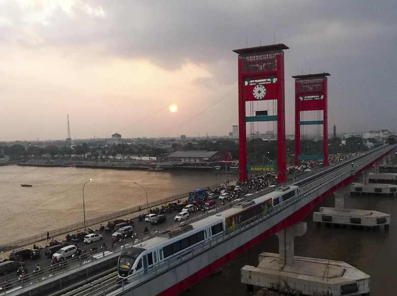 Sempat Mogok, LRT Palembang Kembali Beroperasi Sempat Mogok, LRT Palembang Kembali Beroperasi