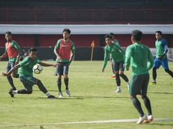 Untuk pemusatan latihan di Bali ini, pelatih timnas U-23 Luis Milla memanggil 24 pemain. Foto: Nyoman Budhiana/Antara Foto