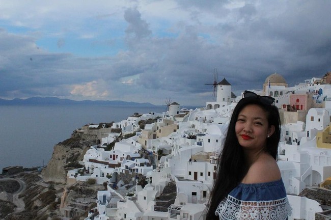 Sayangnya, sebuah peristiwa kurang menyenangkan terjadi pada Amanda setelah ia dinominasikan. Saat akan membeli sebuah dress di gerai Neiman Marcus untuk foto profil nominasinya, ia mengaku ditolak karena alasan toko tidak bisa menerima kartu kreditnya. Namun diduga hal tersebut terjadi karena Amanda keturunan Asia. Foto: Instagram @amandangocnguyen