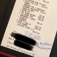 Wow! Pelayan Restoran Ini Dapat Tip dari Orang Misterius Rp 29 Juta 