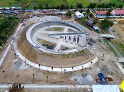 Markas Avengers Jokowi dan Kantor Apple, Keren Mana?