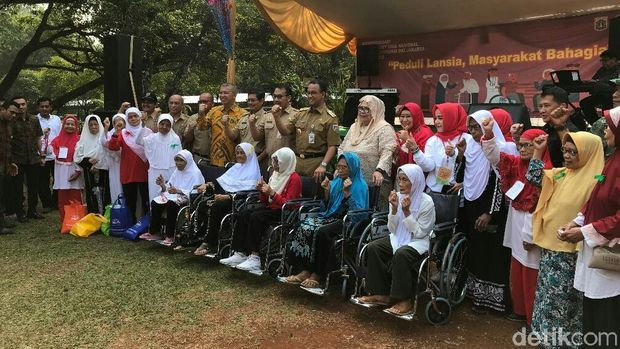 Anies berpendapat para lansia mempunyai pengalaman yang bermanfaat dalam pembangunan DKI