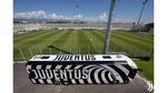 Bermotif Zebra, Bus Juventus Ini Keren Banget