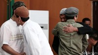 Dalam dakwaan jaksa, JAD didakwa sebagai kelompok yang menggerakkan teror di Indonesia dan telah menyebabkan jatuhnya korban jiwa dan kerusakan objek vital.