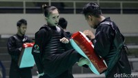 Untuk Asian Games, ia mengesampingkan rencana menikah.