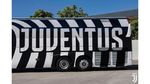 Bermotif Zebra, Bus Juventus Ini Keren Banget