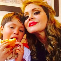 Bagaimana menurut kamu, apakah wajah Gabriela Spanic cantik alami atau memang perawatan dengan Botox dan oplas? Foto: Instagram