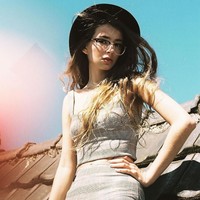 Kenalan dengan Jazz Egger, model cantik yang dianggap sebagai pemilik rekor dunia karena mendapatkan banyak suka atau di-swipe kanan pada aplikasi kencan, Tinder. Foto: Instagram