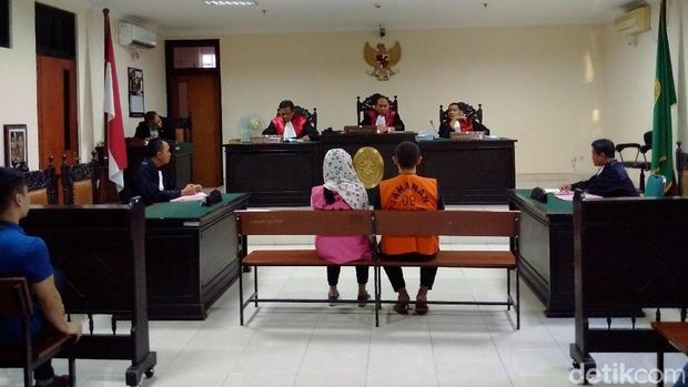 Begini Penampilan Selebgram Angela Lee di Sidang Kasus Penipuan