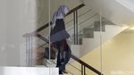 Diperiksa KPK, Inneke Tenteng Tas Mewah Louis Vuitton