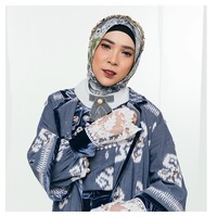 Berhijrah dalam waktu berdekatan, Fitri Tropica langsung dirangkul oleh teman-teman artis yang berhijab lainnya. Ia juga terlihat mulai mengikuti kajian bersama Diera Bachir dan Chacha Frederica. Foto: Diera Bachir Foto: Diera Bachir / Firaa Assagaf