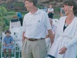 Membandingkan Kehidupan Dua Manusia Terkaya Sejagat