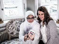 Membandingkan Kehidupan Dua Manusia Terkaya Sejagat