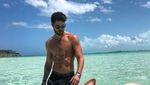 Travelingnya Nick Bateman, Seleb Tampan yang Bikin Cewek Meleleh
